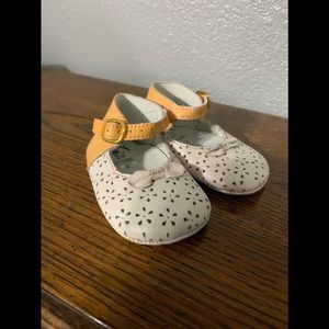 Leather Hand made girls shoes size 2.